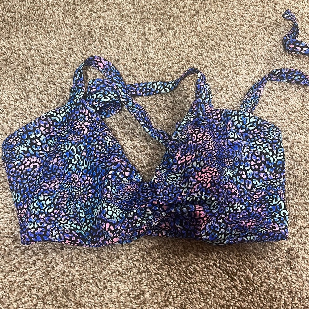 EUC Fused Hawaii top